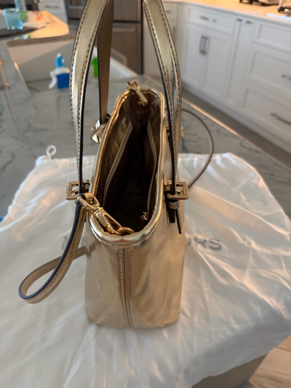 Michael Kors Metallic Gold Leather Tote with Crossbody Strap - Picture 5 of 7